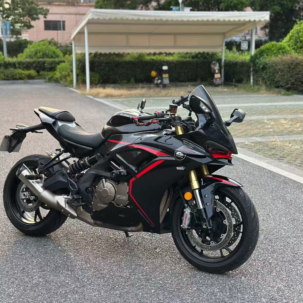 二手车新款钱江QJ赛600 赛600RS四缸水冷跑车电喷 手续齐全可上牌 黑色 手续齐全可以上牌