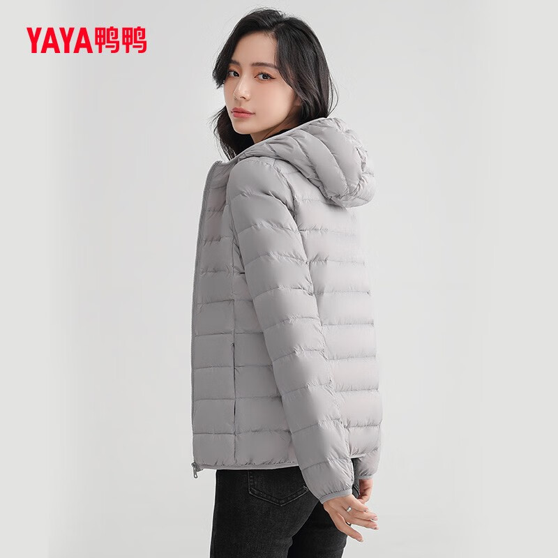 极寒挑战下的温暖守护揭秘十大最耐寒羽绒服的核心填充物