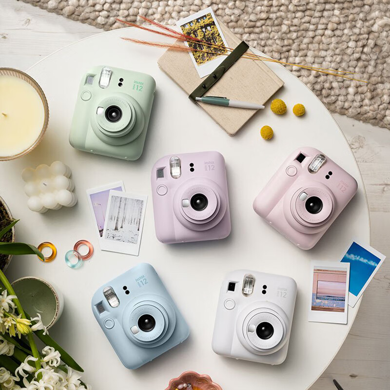 「小而强大！详细评测富士Instax Mini 7 拍立得相机」