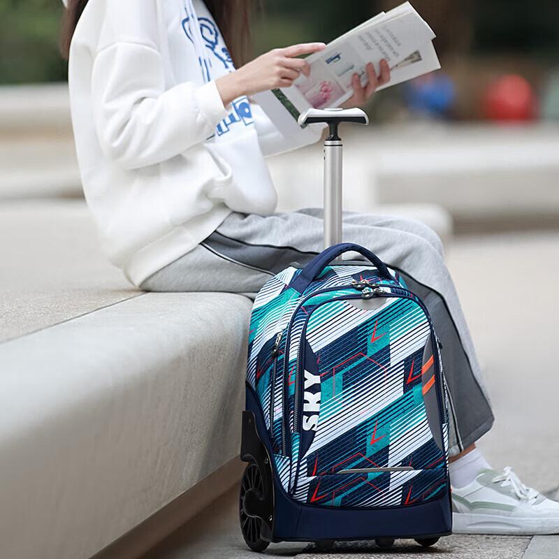 第九城和迪士尼学生拉杆书包哪个好?透过对比看真相