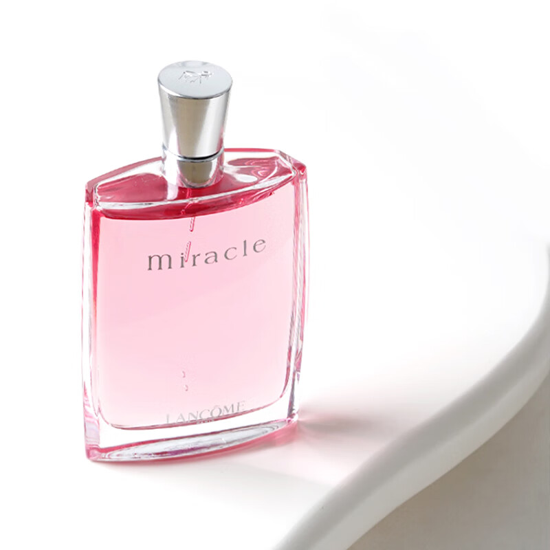 以下是小编推荐的一款兰蔻奇迹总的来说,兰蔻奇迹香水是一款非常适合