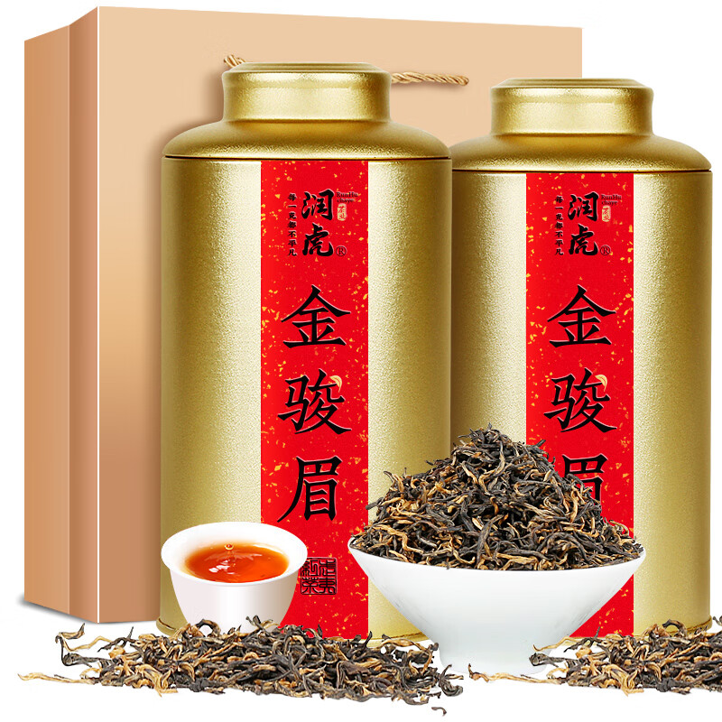 沖泡後茶葉的形狀也很好,葉底呈古銅色,芽頭鮮活,茶湯顏色很正,蜜香